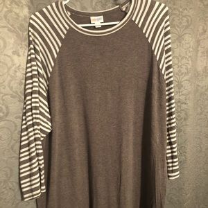 3XL Lularoe Randy- Striped sleeves. EUC